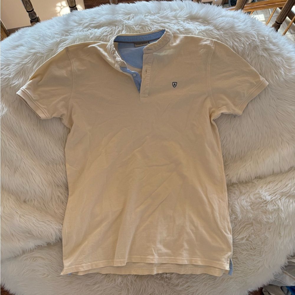 Men’s light yellow polo